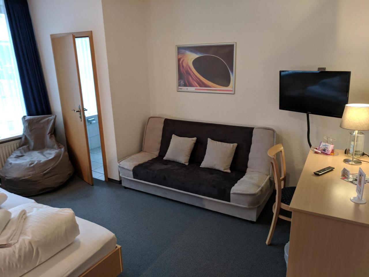Aprotos Lueneburger Hof Hotell Munster im Heidekreis Exteriör bild
