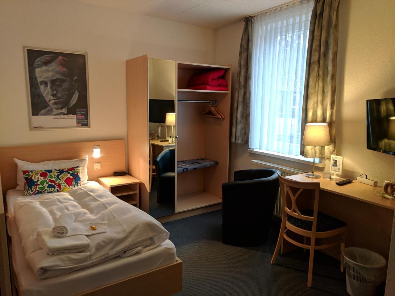 Aprotos Lueneburger Hof Hotell Munster im Heidekreis Exteriör bild